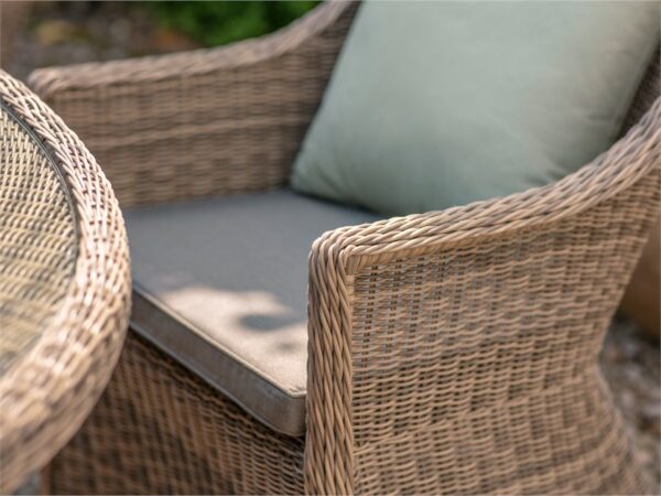 Sahara Rattan 6 Seat Deluxe Elliptical Dining Set with Parasol & Base - Image 3